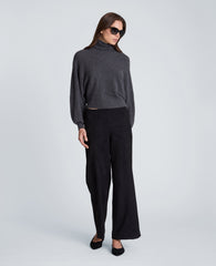 Horizontal Shaker Crop Turtleneck