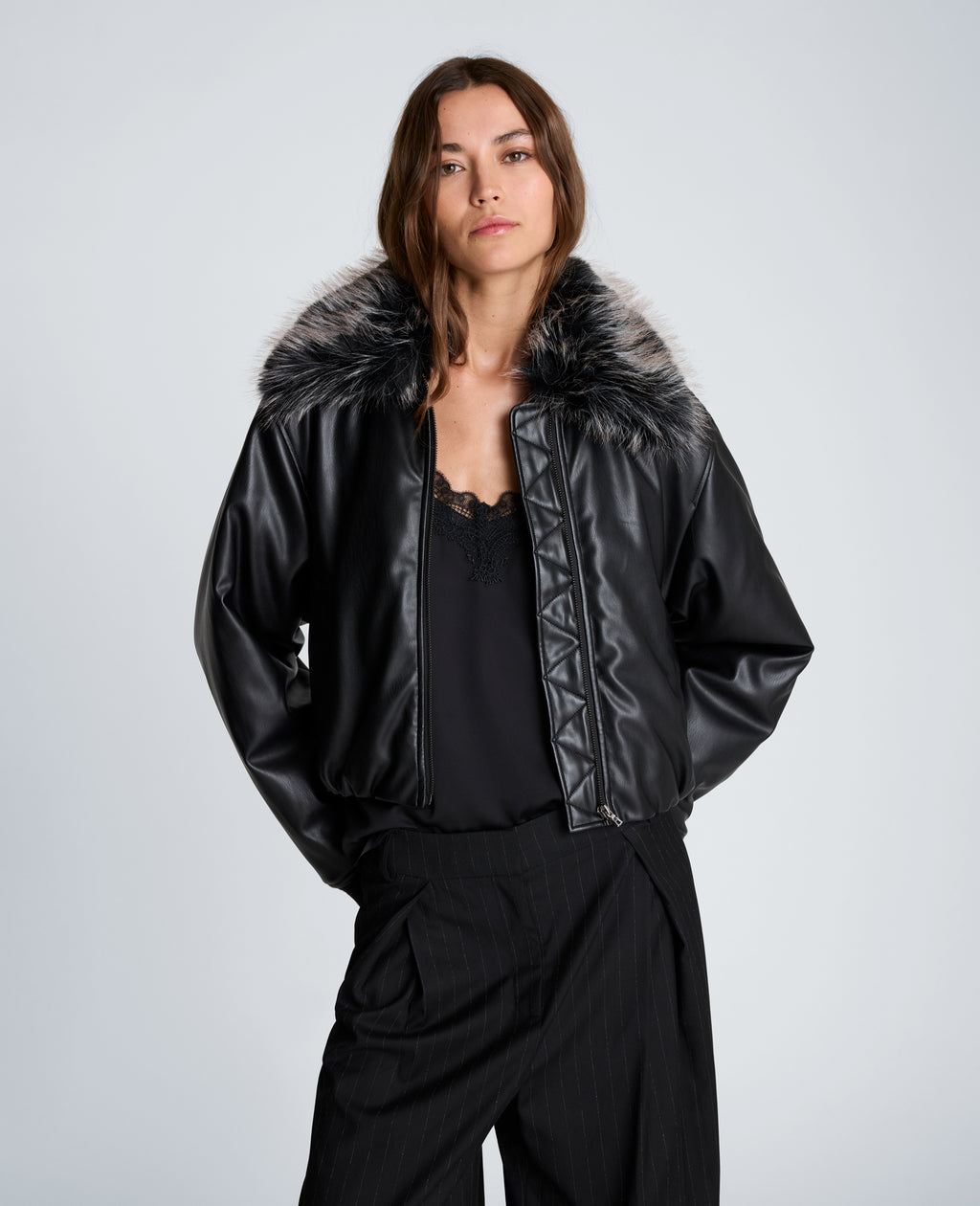 Kenneth Cole - Cropped Puffer with Removeable Fur Collar WOMENS JACKET for Women 