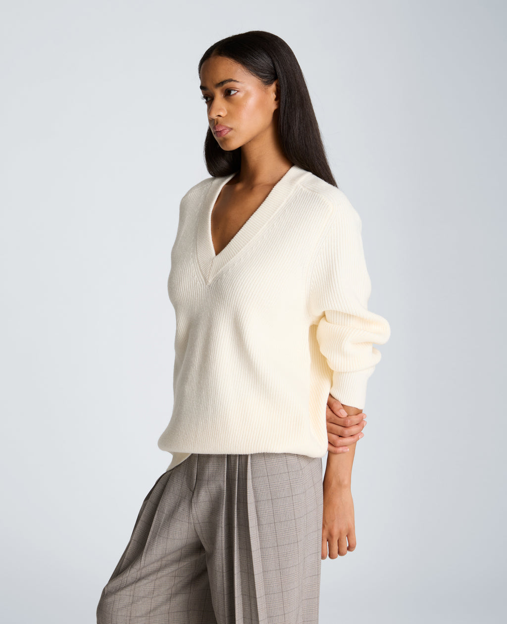 Kenneth Cole - Oversized V-Neck Raglan Sweater WOMENS SWEATER for Women 