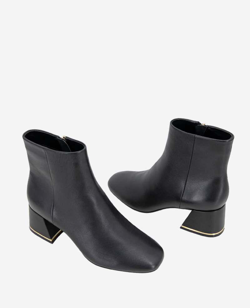 Alec Leather Chelsea Bootie Kenneth Cole