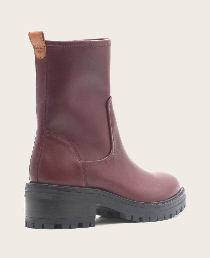 Kenneth Cole - GENTLE SOULS - Bailah Leather Side Zip Lug Boot WOMENS BOOT for Women