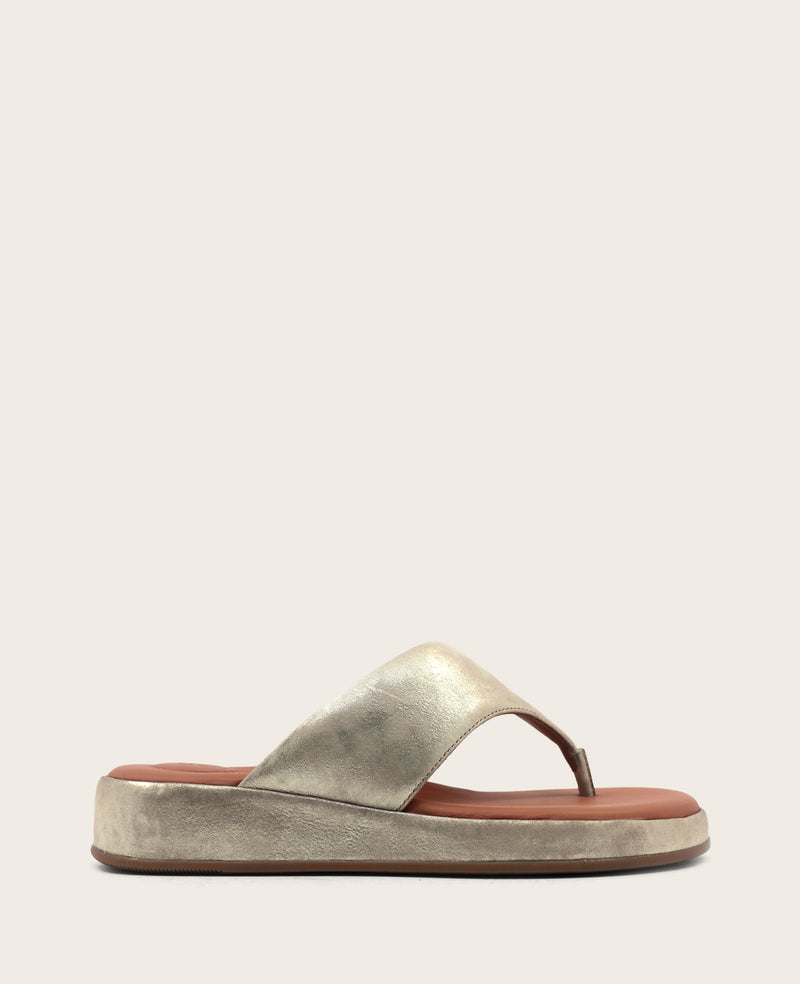 Kenneth Cole - GENTLE SOULS - Daya Metallic Thong Sandal WOMENS SANDAL for Women