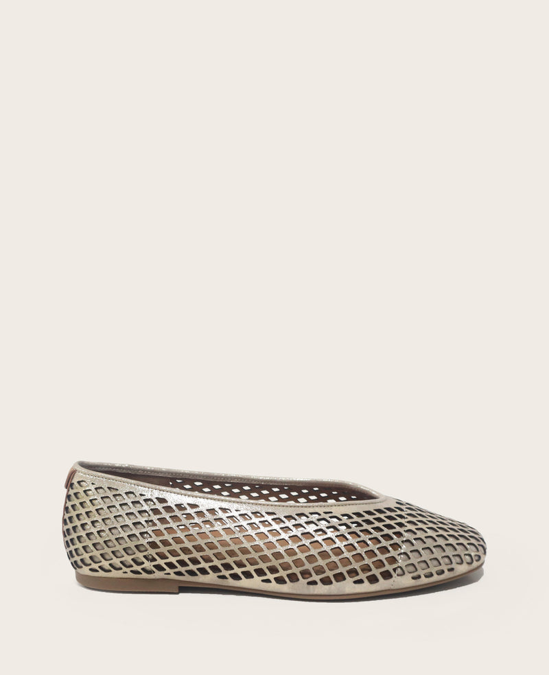 Kenneth Cole - GENTLE SOULS - Willow Perforated Leather Ballet Flat WOMENS FLAT for Women