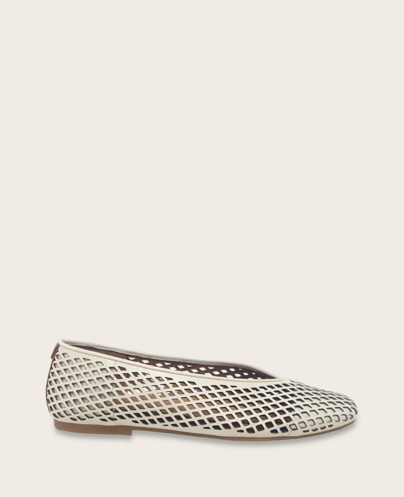 Kenneth Cole - GENTLE SOULS - Willow Perforated Leather Ballet Flat WOMENS FLAT for Women