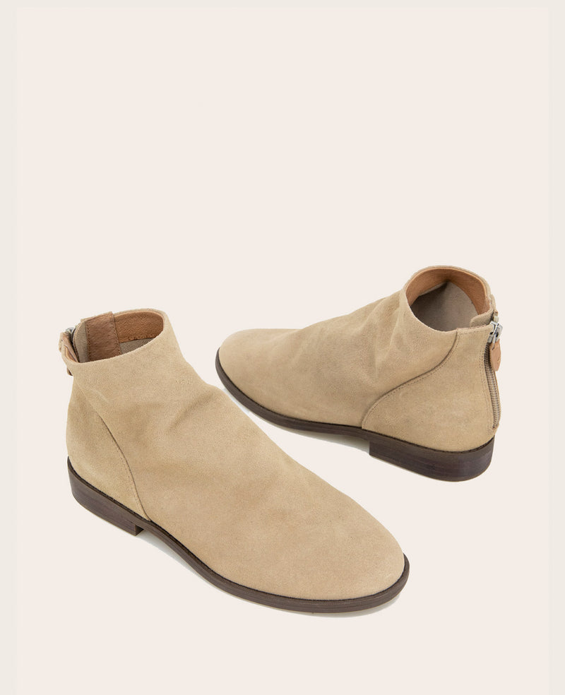 Kenneth Cole - GENTLE SOULS - Emma Suede Zip Bootie WOMENS BOOT for Women