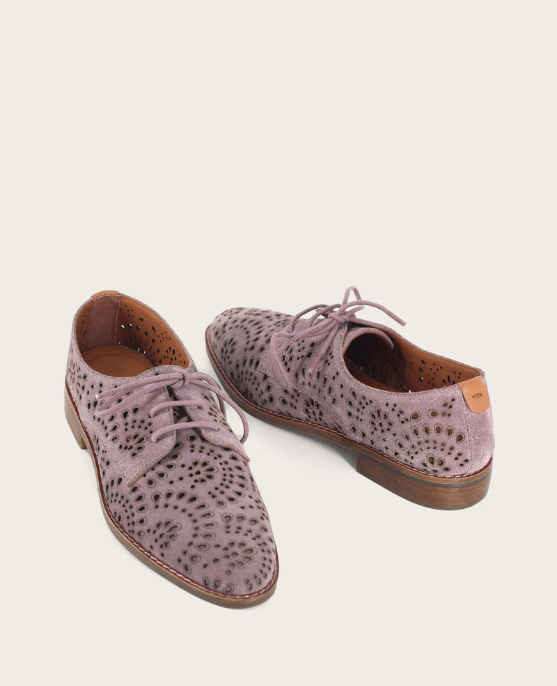 Kenneth Cole - GENTLE SOULS - Aronson Perforated Suede Oxford WOMENS FLAT for Women