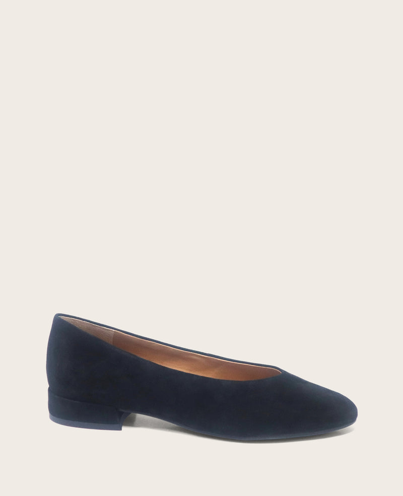 Kenneth Cole - GENTLE SOULS - Atlas V Suede Flat WOMENS FLAT for Women