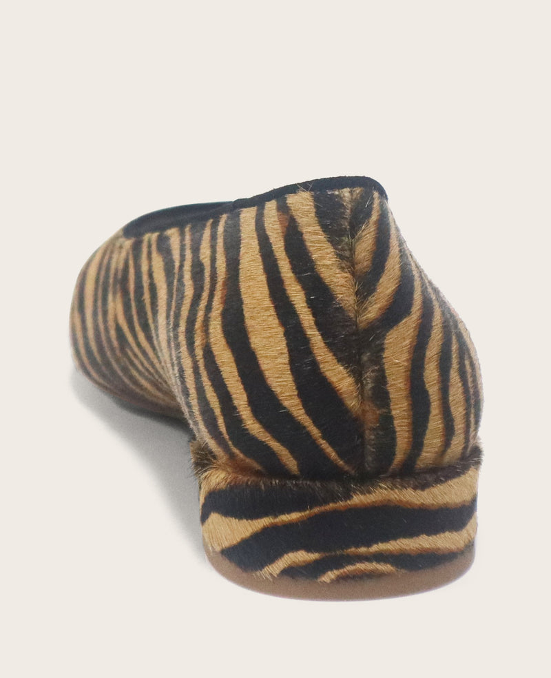 Kenneth Cole - GENTLE SOULS - Atlas V Tiger Calf Hair Flat WOMENS FLAT for Women