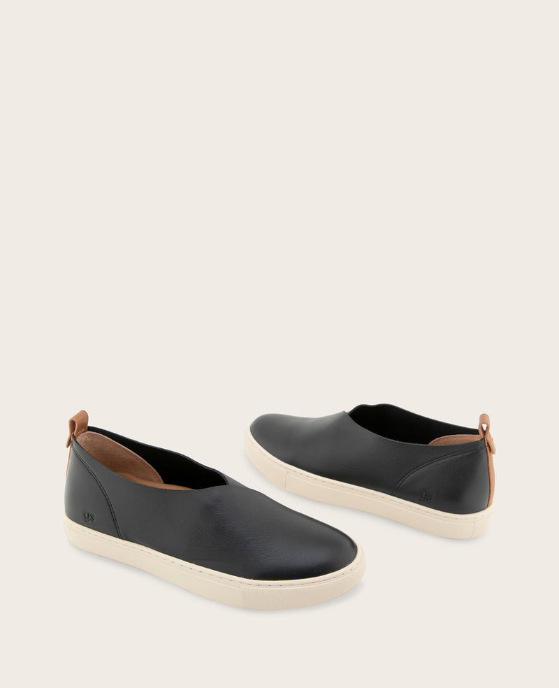 Kenneth Cole - GENTLE SOULS - Cainey Stretch Leather Slip On Sneaker WOMENS ATHLEISURE for Women
