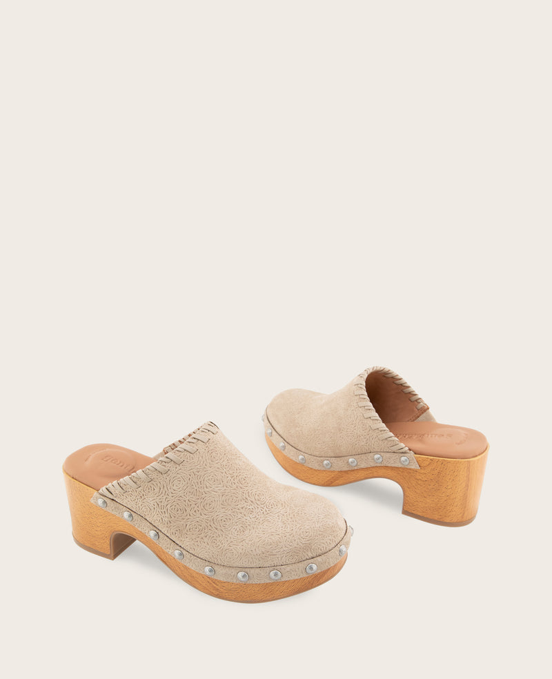 Kenneth Cole - GENTLE SOULS - Daphine Suede Platform Clog WOMENS HEELS for Women