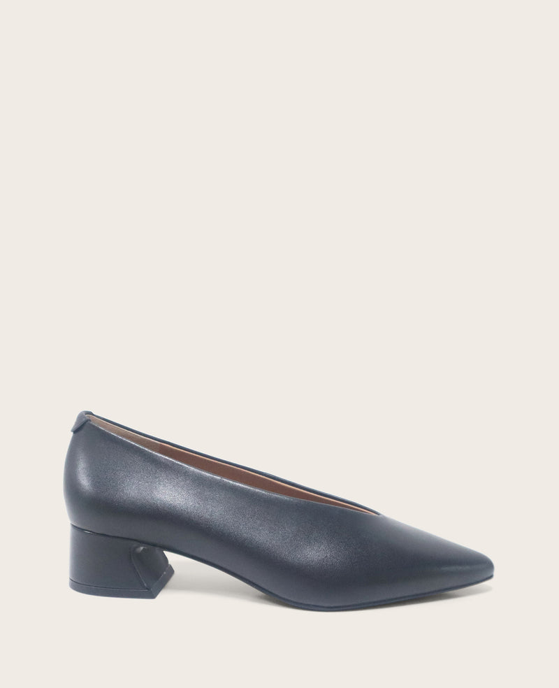 Kenneth Cole - GENTLE SOULS - Galleria Leather Pump WOMENS HEELS for Women