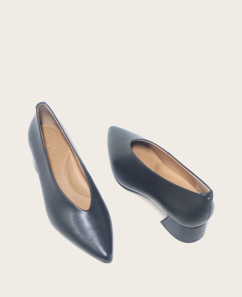 Kenneth Cole - GENTLE SOULS - Galleria Leather Pump WOMENS HEELS for Women