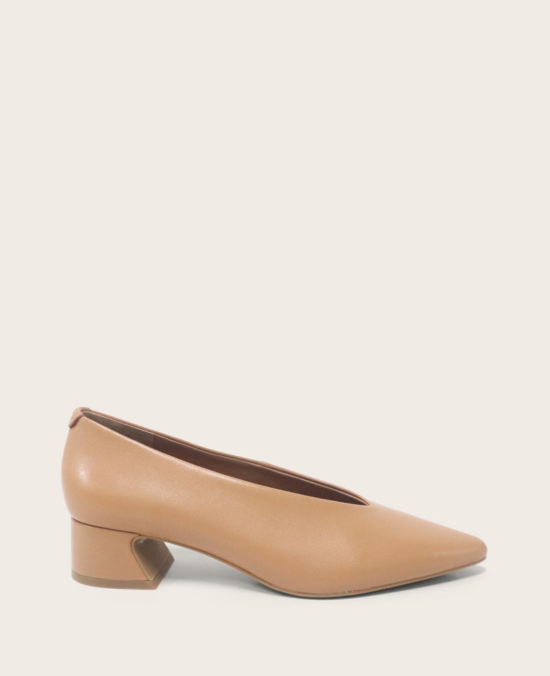 Kenneth Cole - GENTLE SOULS - Galleria Leather Pump WOMENS HEELS for Women