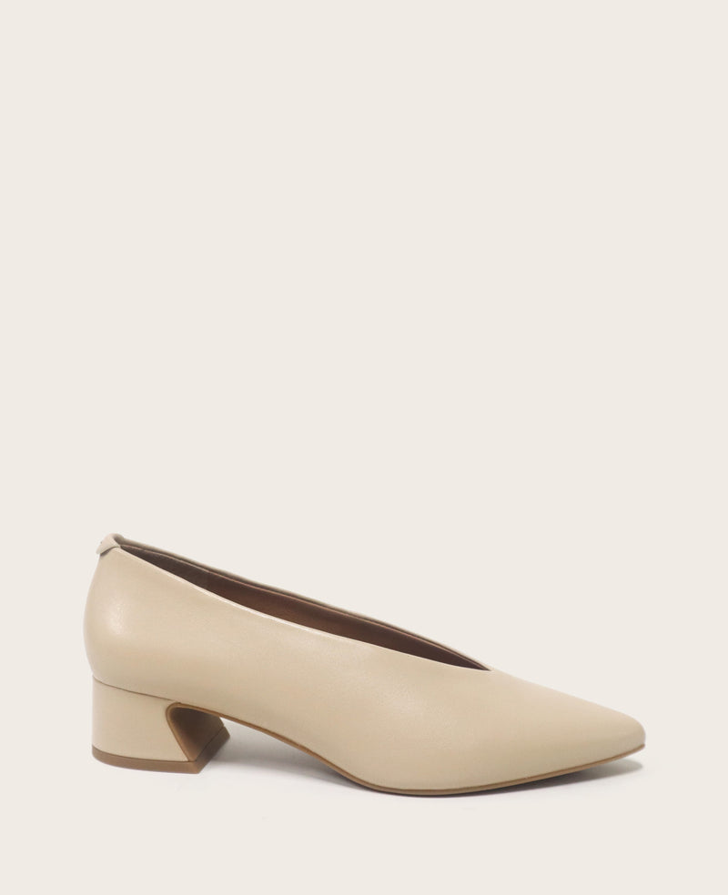 Kenneth Cole - GENTLE SOULS - Galleria Leather Pump WOMENS HEELS for Women