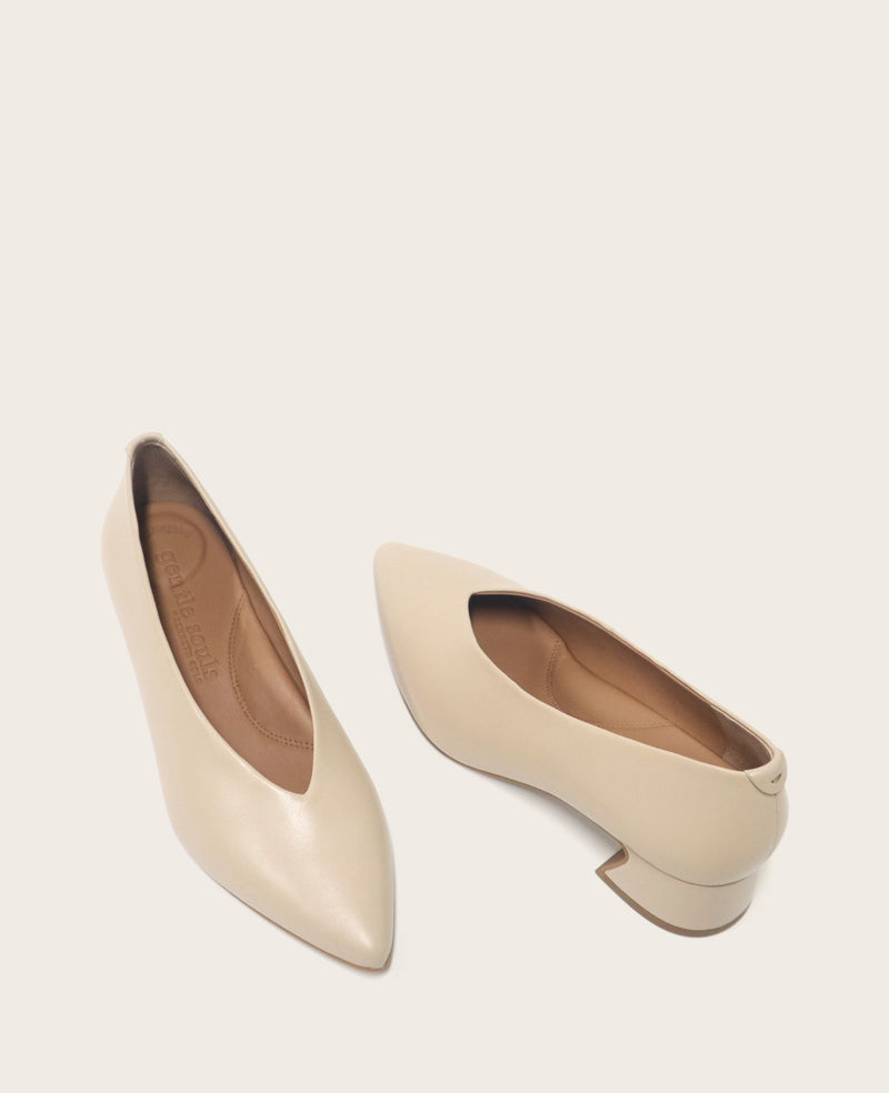 Kenneth Cole - GENTLE SOULS - Galleria Leather Pump WOMENS HEELS for Women