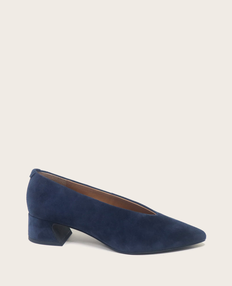 Kenneth Cole - GENTLE SOULS - Galleria Suede Pump WOMENS HEELS for Women
