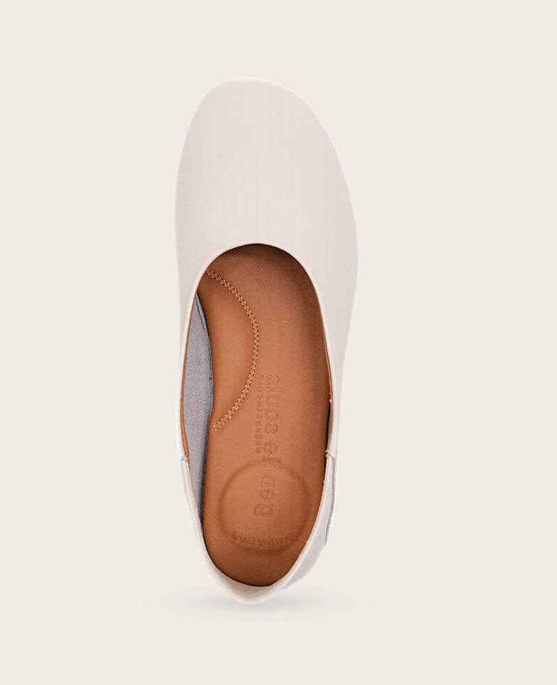 Kenneth Cole - GENTLE SOULS - Indie Leather Flat WOMENS FLAT for Women