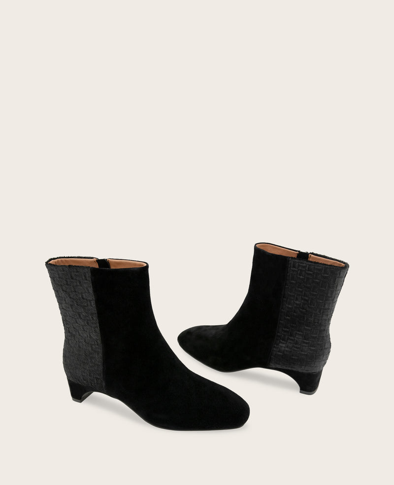 Kenneth Cole - GENTLE SOULS - Nalston Suede Bootie WOMENS BOOT for Women