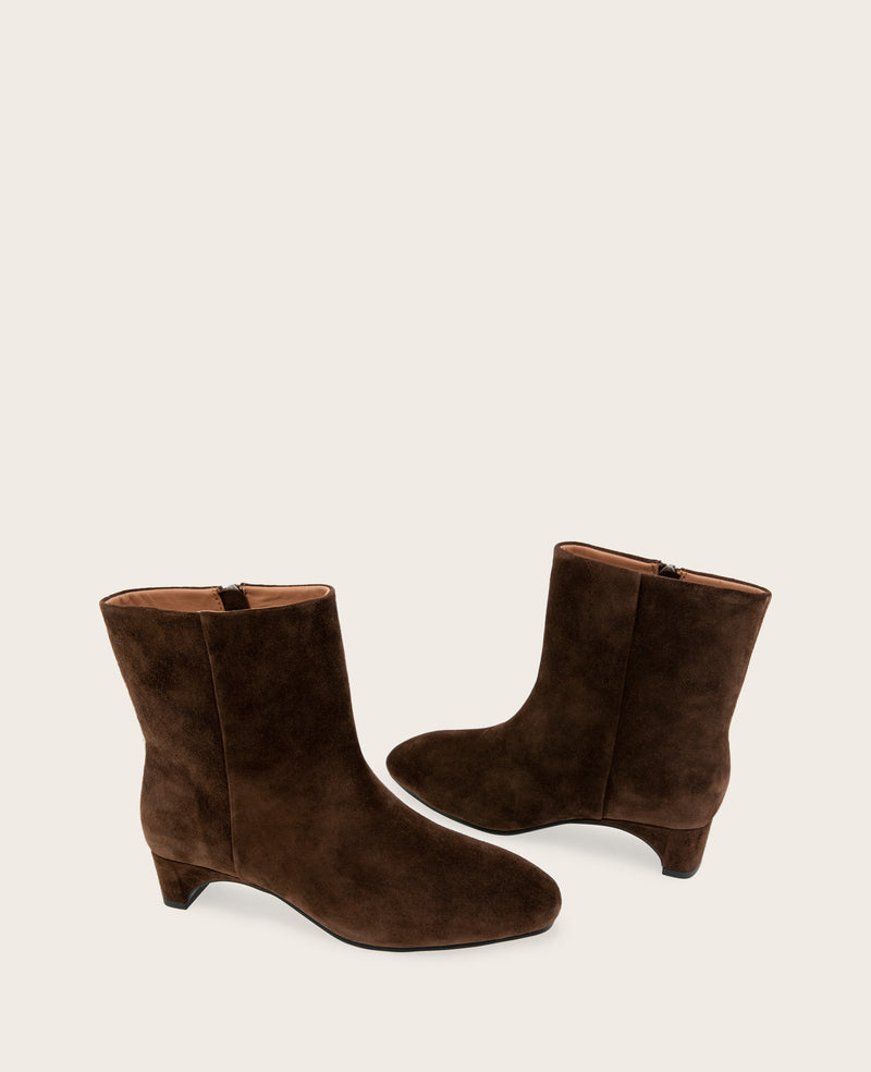 Kenneth Cole - GENTLE SOULS - Nalston Suede Bootie WOMENS BOOT for Women