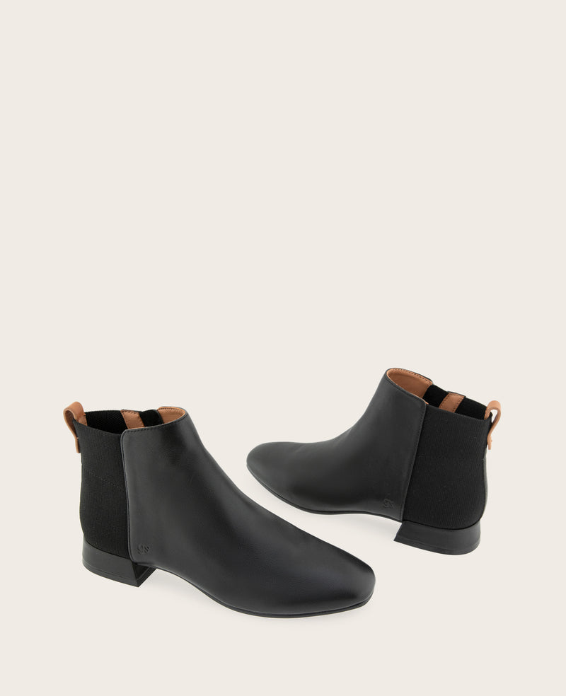 Kenneth Cole - GENTLE SOULS - Port Leather Side Zip Bootie WOMENS BOOT for Women