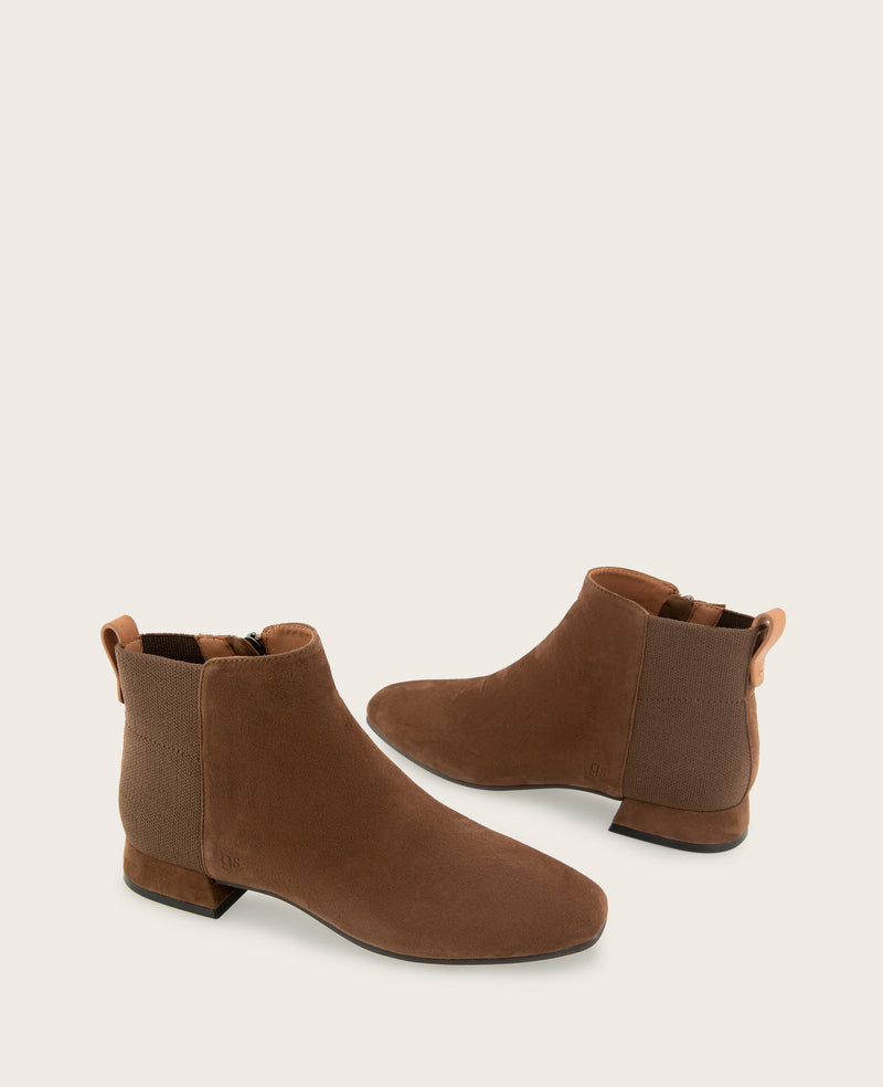 Kenneth Cole - GENTLE SOULS - Port Suede Side Zip Bootie WOMENS BOOT for Women