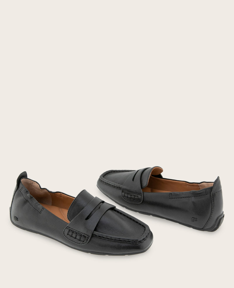 Kenneth Cole - GENTLE SOULS - Sophie Driver Leather Loafer WOMENS FLAT for Women