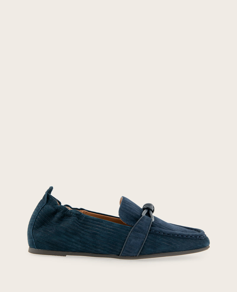 Kenneth Cole - GENTLE SOULS - Sophie Knot Ribbed Suede Loafer WOMENS FLAT for Women