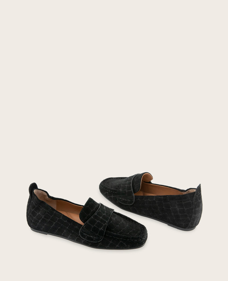 Kenneth Cole - GENTLE SOULS - Sophie Suede Embossed Loafer WOMENS FLAT for Women