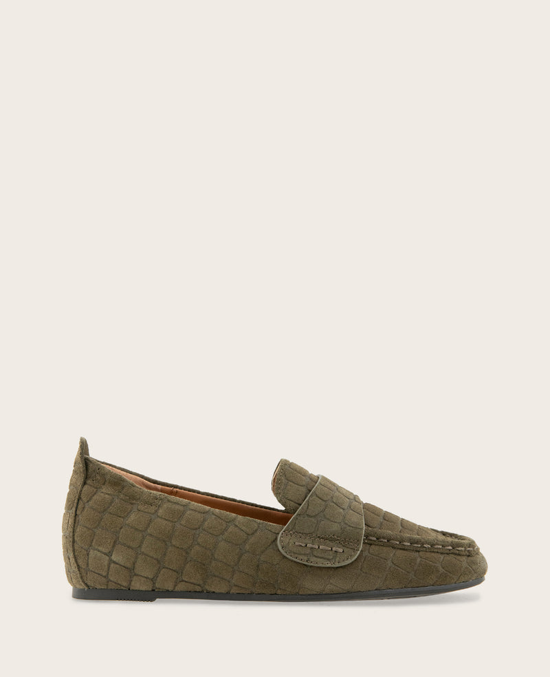 Kenneth Cole - GENTLE SOULS - Sophie Suede Embossed Loafer WOMENS FLAT for Women