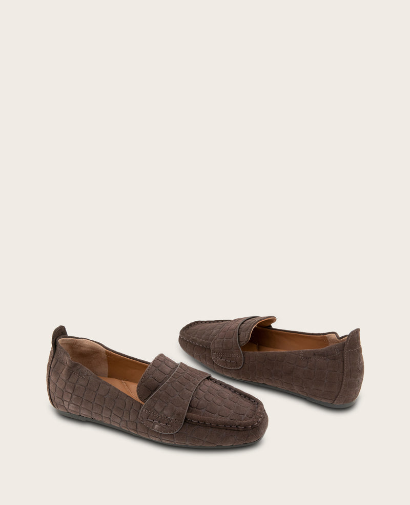 Kenneth Cole - GENTLE SOULS - Sophie Suede Embossed Loafer WOMENS FLAT for Women