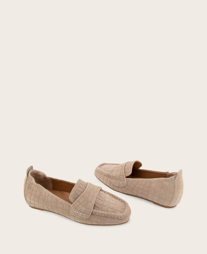 Kenneth Cole - GENTLE SOULS - Sophie Suede Embossed Loafer WOMENS FLAT for Women
