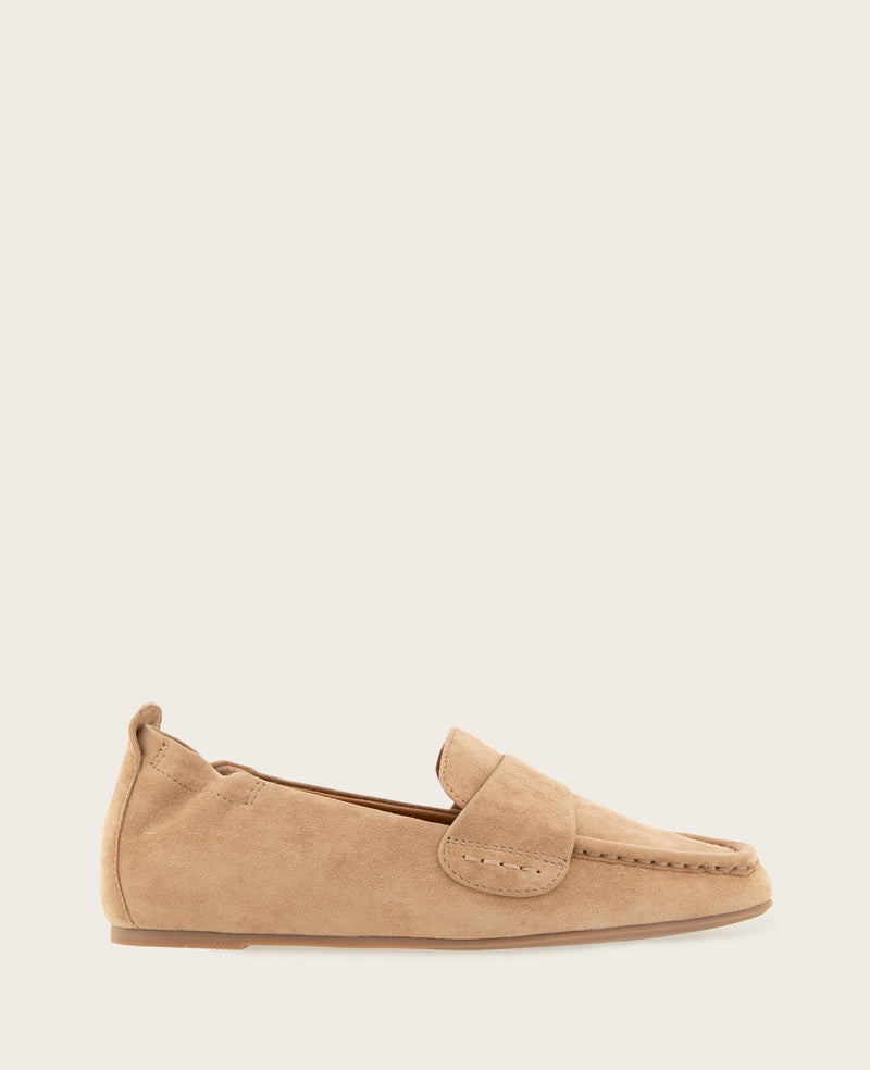 Kenneth Cole - GENTLE SOULS - Sophie Suede Loafer WOMENS FLAT for Women