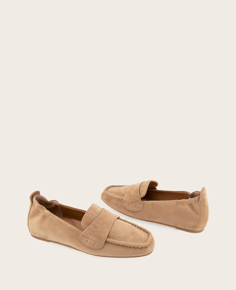 Kenneth Cole - GENTLE SOULS - Sophie Suede Loafer WOMENS FLAT for Women