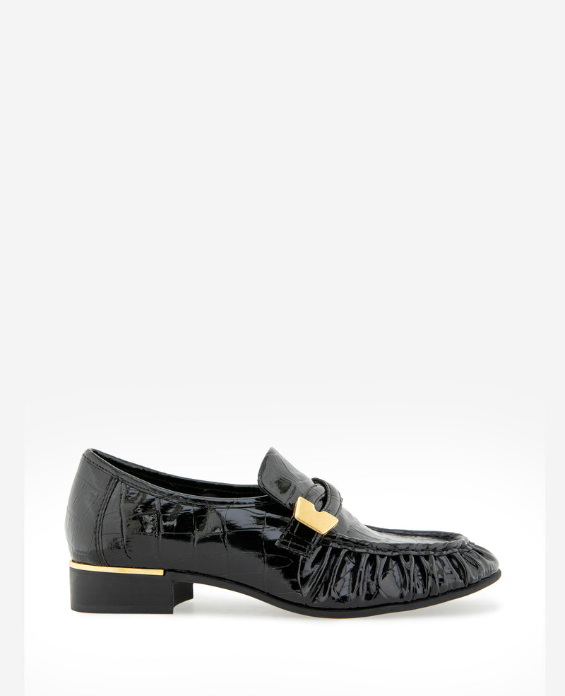 Kenneth Cole - Remi Embossed Croco Pleated Toe Loafer WOMENS FLAT for Women