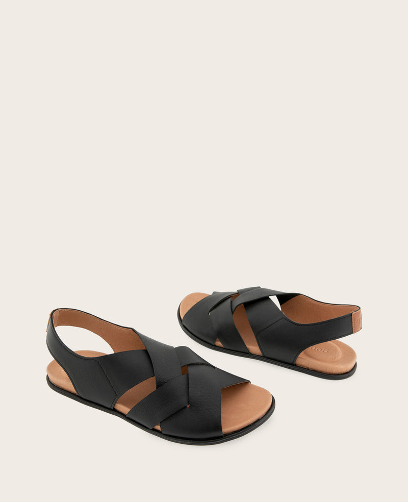 Kenneth Cole - GENTLE SOULS - Laken Leather Oversize Weave Sandal WOMENS SANDAL for Women