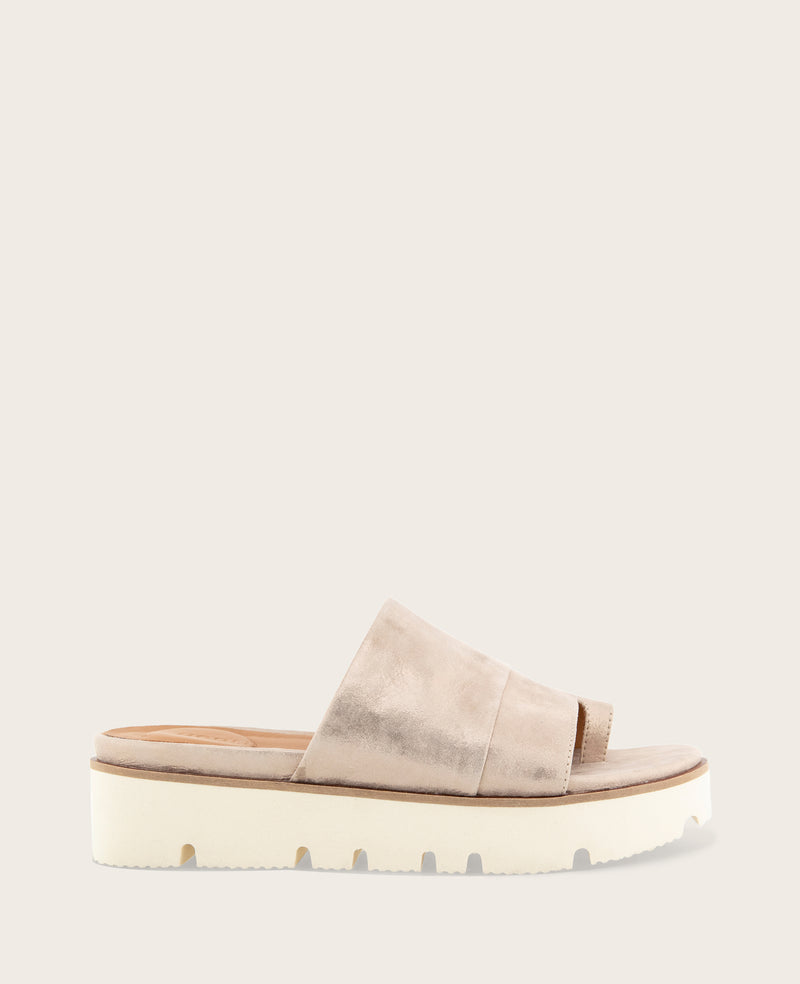 Kenneth Cole - GENTLE SOULS - Lavern Metallic Lightweight Platform Slip-On WOMENS SANDAL for Women
