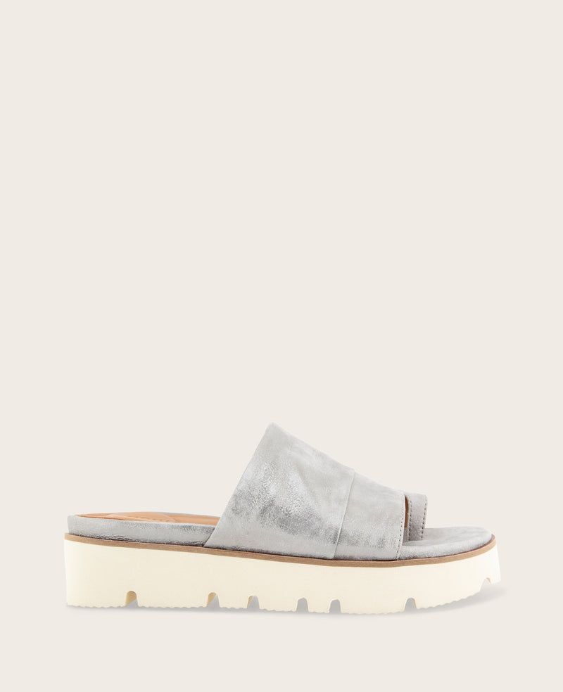 Kenneth Cole - GENTLE SOULS - Lavern Metallic Lightweight Platform Slip-On WOMENS SANDAL for Women