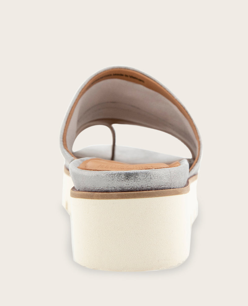 Kenneth Cole - GENTLE SOULS - Lavern Metallic Lightweight Platform Slip-On WOMENS SANDAL for Women