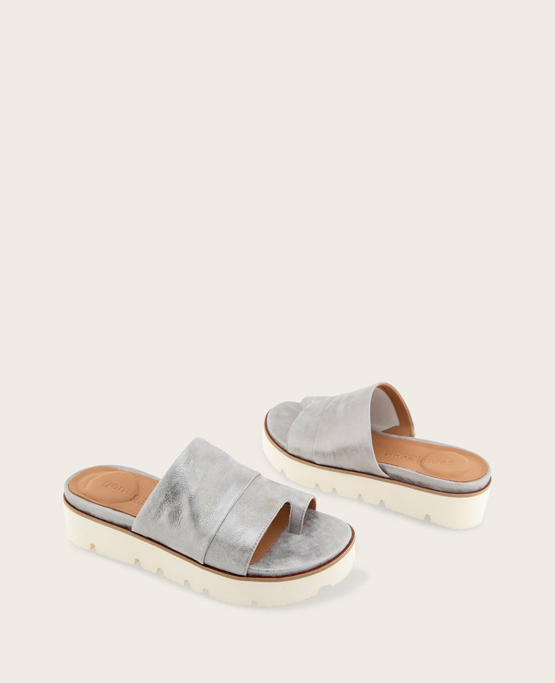 Kenneth Cole - GENTLE SOULS - Lavern Metallic Lightweight Platform Slip-On WOMENS SANDAL for Women