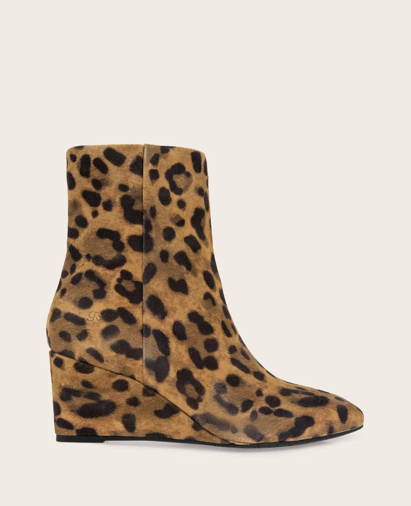 Kenneth Cole - GENTLE SOULS - Nash Leopard Suede Side Zip Wedge Bootie WOMENS BOOT for Women