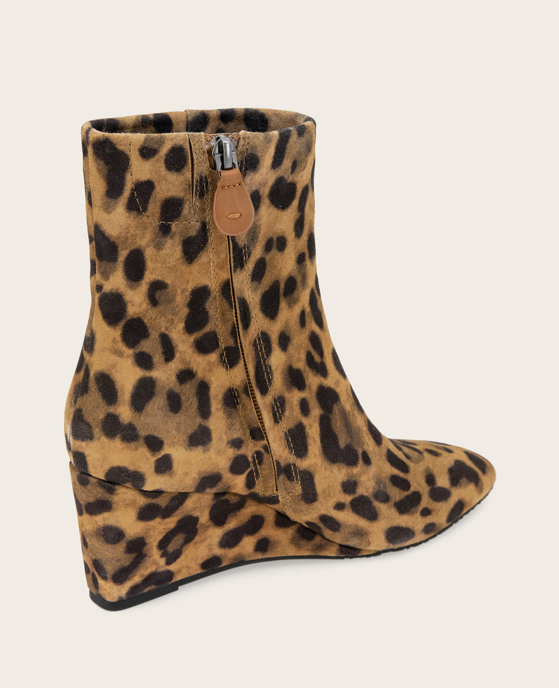 Kenneth Cole - GENTLE SOULS - Nash Leopard Suede Side Zip Wedge Bootie WOMENS BOOT for Women