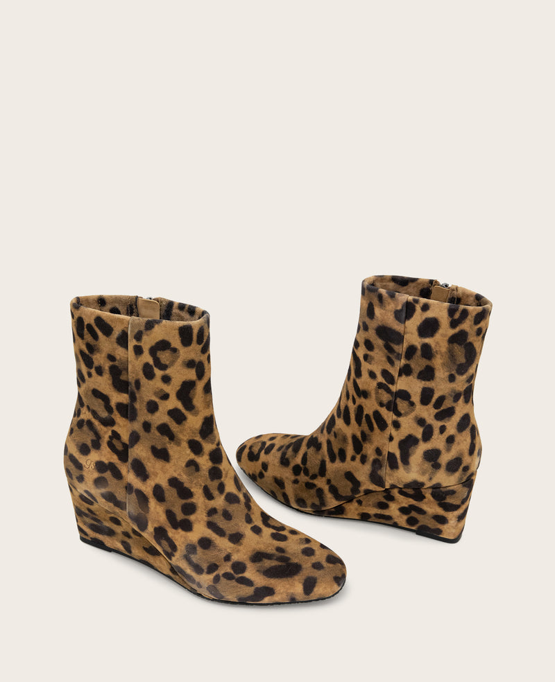 Kenneth Cole - GENTLE SOULS - Nash Leopard Suede Side Zip Wedge Bootie WOMENS BOOT for Women