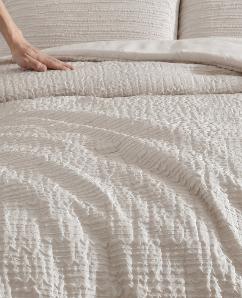 Kenneth Cole - Serenity Wavy Lines Beige Duvet Cover Set HOME BEDDING