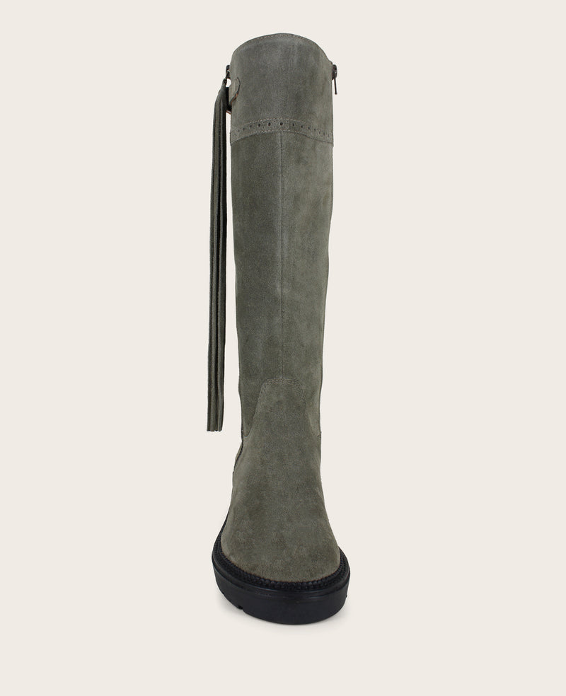 Kenneth Cole - GENTLE SOULS - Wheron Suede Tassel Pull Side Zip Lug Boot WOMENS BOOT for Women
