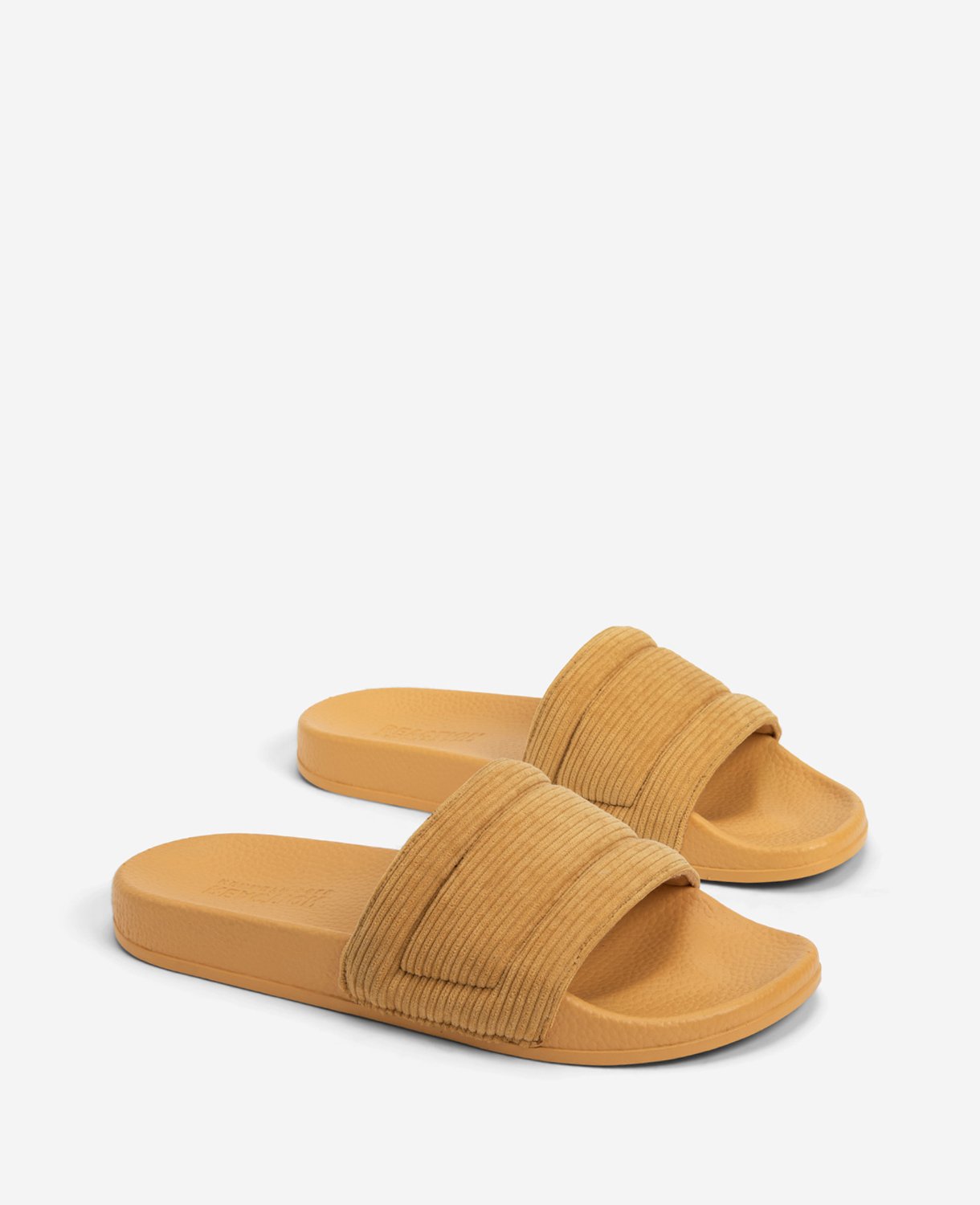 Kenneth Cole Women's Osmond Slide Sandal Creme Size 6.5PR