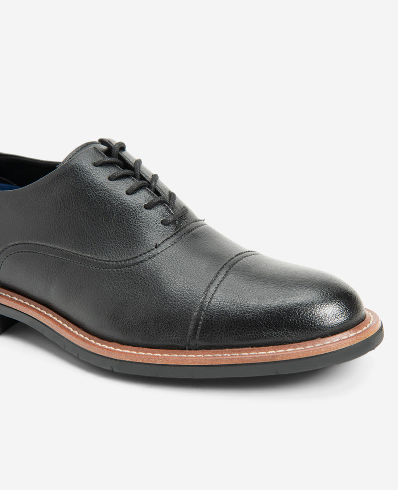 Reaction Kenneth Cole | Reaction - Klay Cap Toe Oxford Shoe with Flex in Black, Size: 8 by Kenneth Cole Reaction Kenneth Cole | Reaction - Klay Cap Toe Oxford Shoe with Flex in Black, Size: 8 by Kenneth Cole